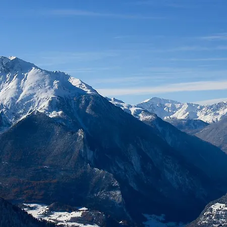 Vandrerhjem Mont Gele *